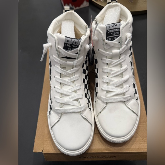 Vintage Shoes - Vintage Havana Womens LEXI White
Casual And Fashion Sneakers 8.5
NEW
